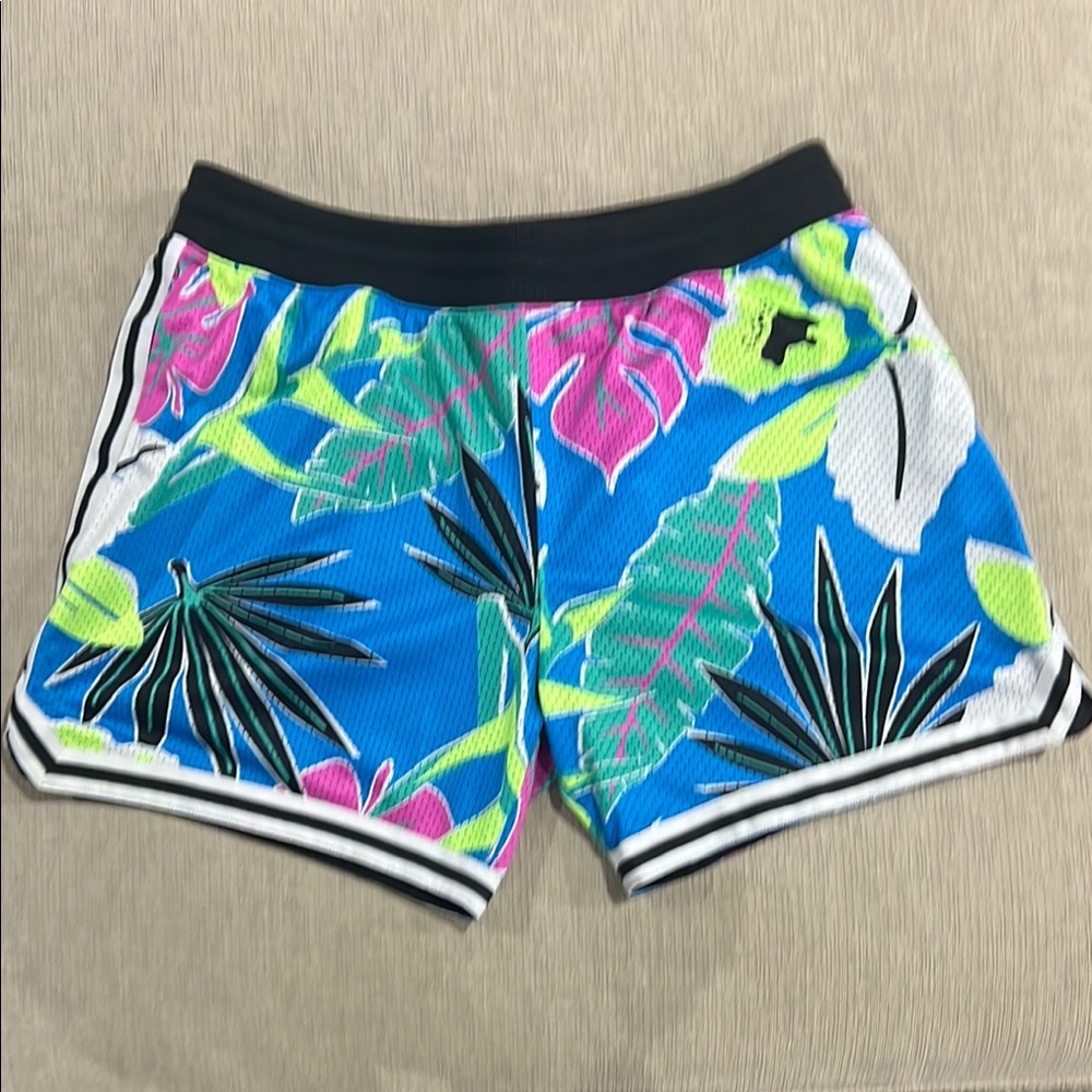 Vibrant Tropical Print Shorts 5.5in inseam